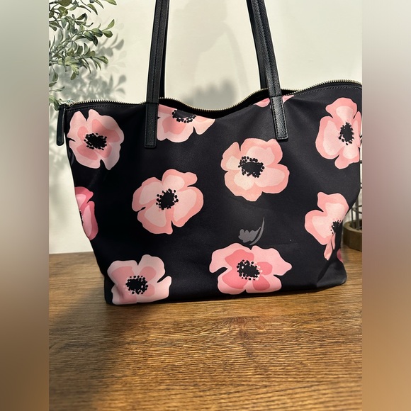 Hayden Top Zip Tote Poppy - Used - Picture 3 of 17